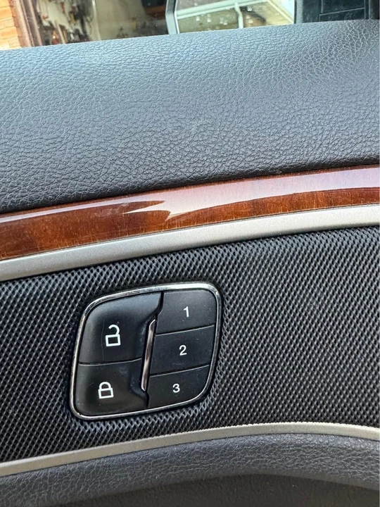 2013 Lincoln MKZ - Image 10 of 17