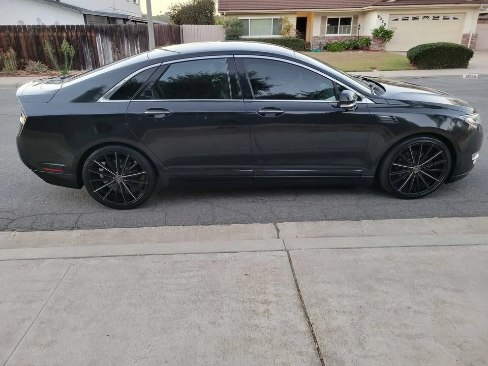 2013 Lincoln MKZ - Image 9 of 10