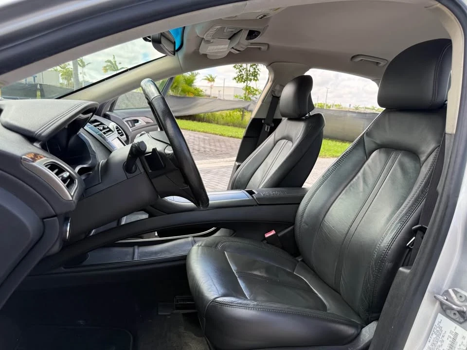 2013 Lincoln MKZ - Image 17 of 20