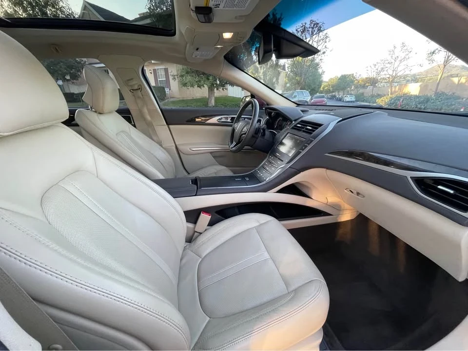 2013 Lincoln MKZ - Image 9 of 16