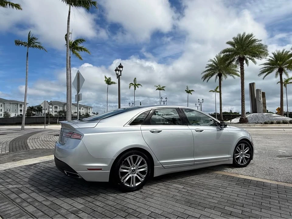 2013 Lincoln MKZ - Image 9 of 20