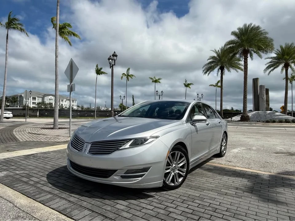 2013 Lincoln MKZ - Image 2 of 20