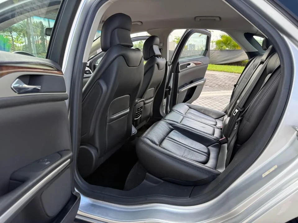 2013 Lincoln MKZ - Image 16 of 20