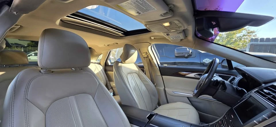 2013 Lincoln MKZ - Image 8 of 10