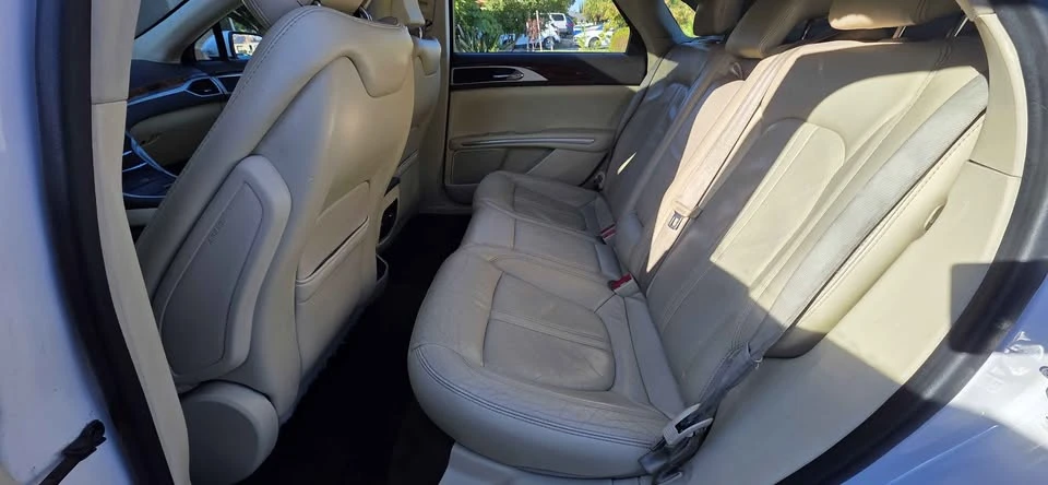 2013 Lincoln MKZ - Image 8 of 10