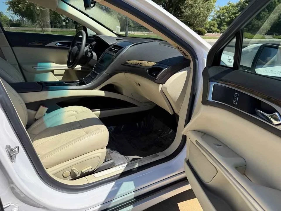 2013 Lincoln MKZ - Image 16 of 20