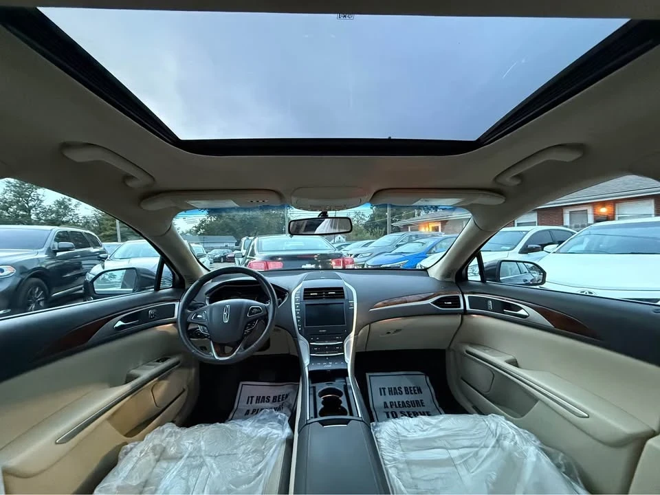 2013 Lincoln MKZ - Image 8 of 12