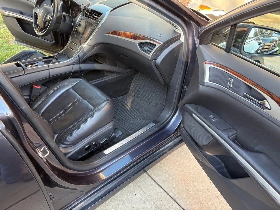 2013 Lincoln MKZ - Image 8 of 13