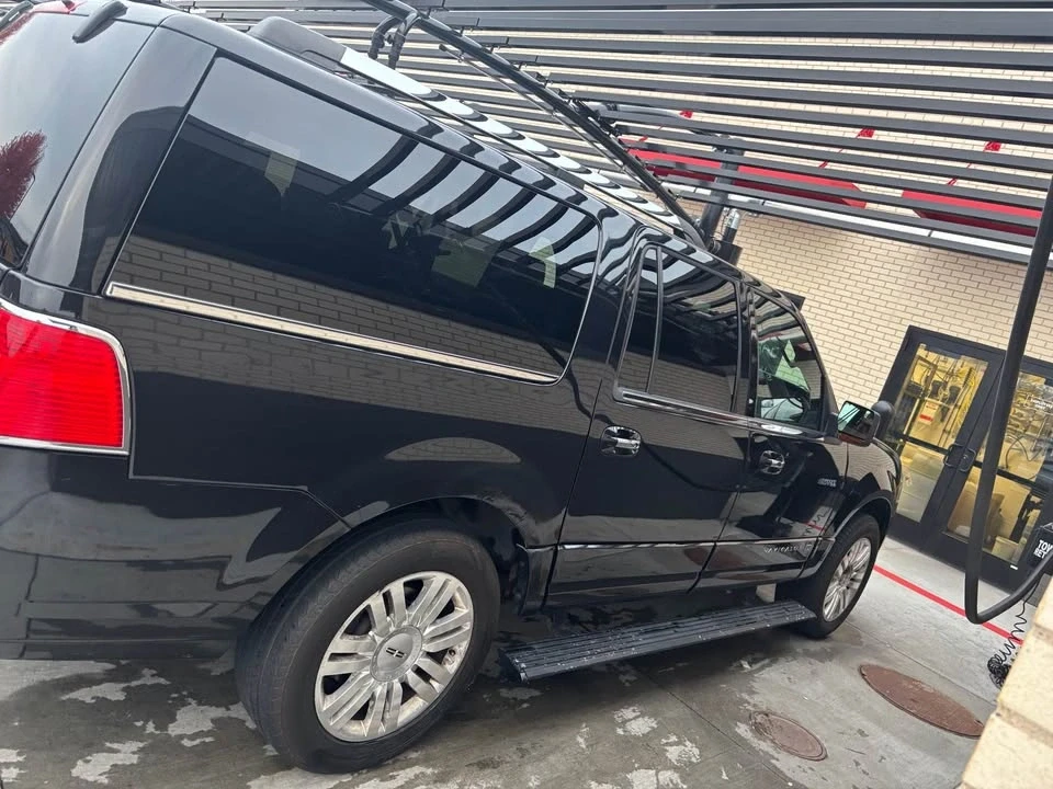 2013 Lincoln Navigator 3rd Gen - Image 5 of 6