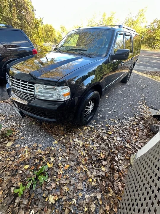2013 Lincoln Navigator 3rd Gen - Image 2 of 7