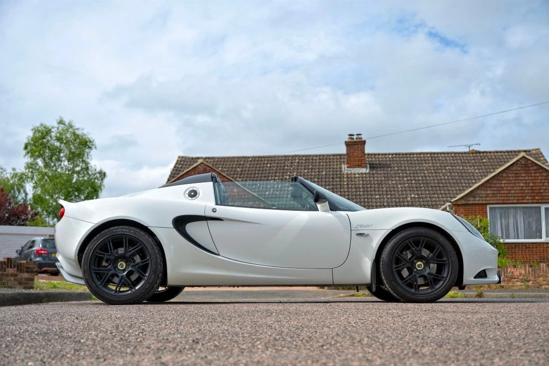 2013 Lotus Elise Series 3 - Image 2 of 31