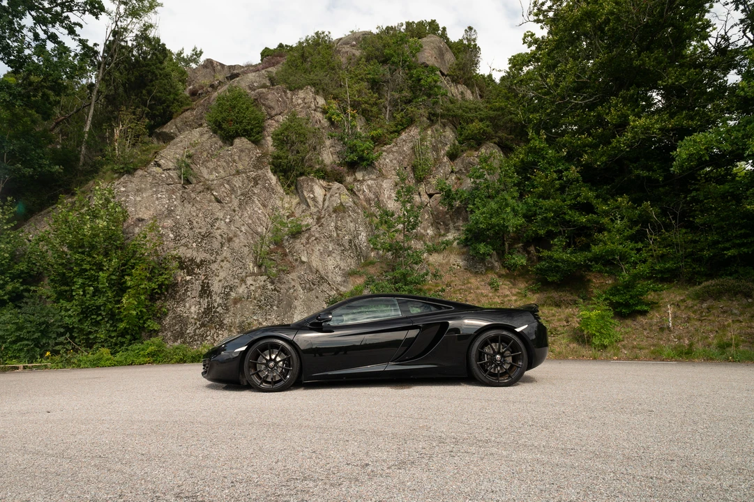 2013 McLaren MP4-12C - Image 16 of 31