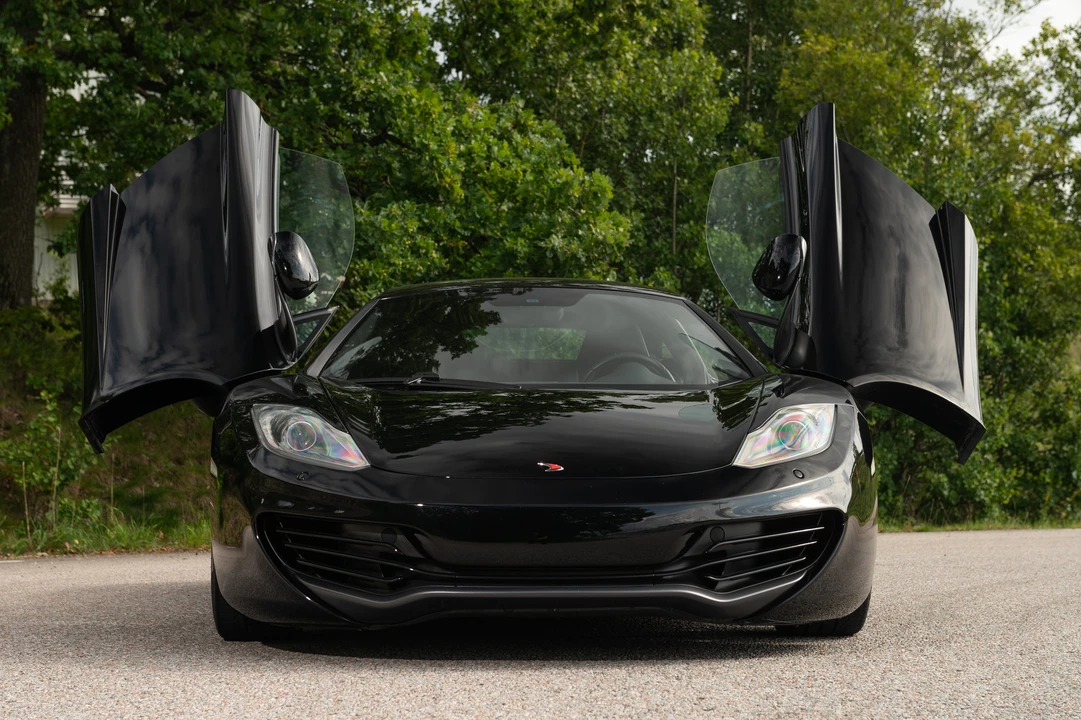 2013 McLaren MP4-12C - Image 11 of 31
