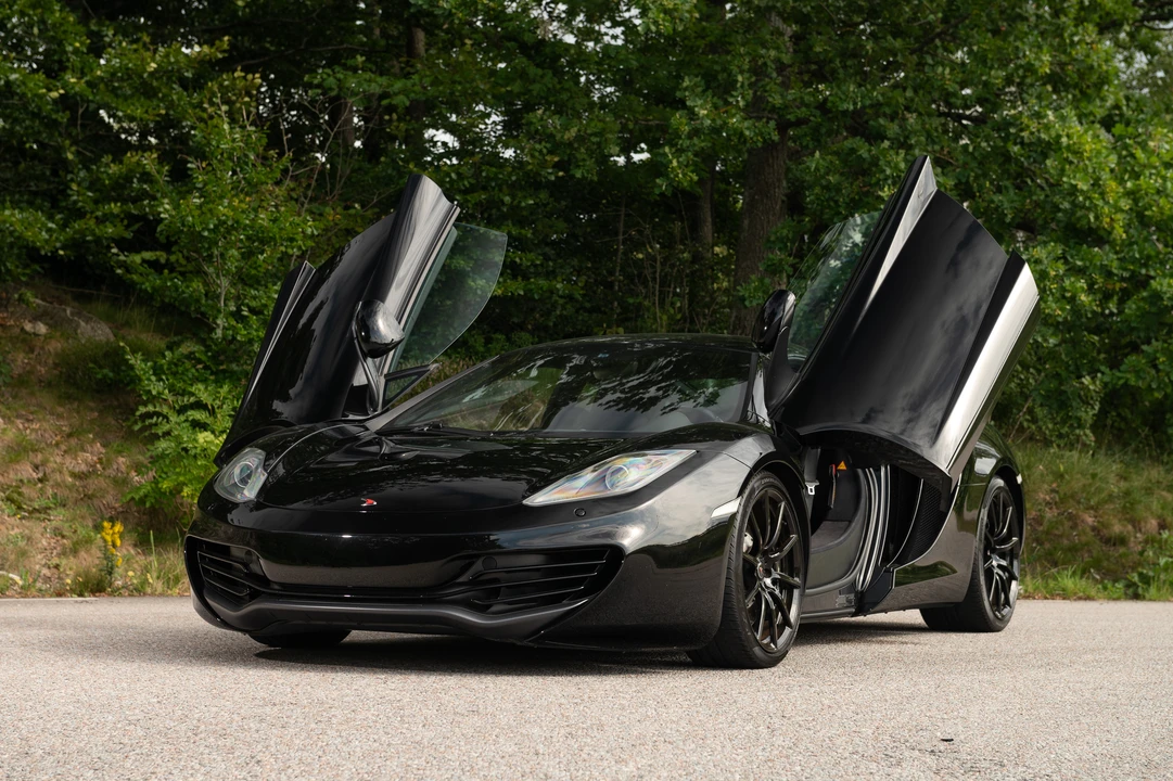 2013 McLaren MP4-12C - Image 12 of 31