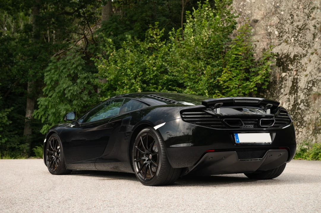 2013 McLaren MP4-12C - Image 17 of 31