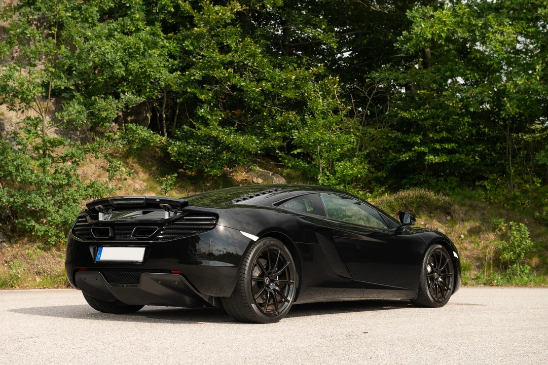 2013 McLaren MP4-12C - Image 9 of 31