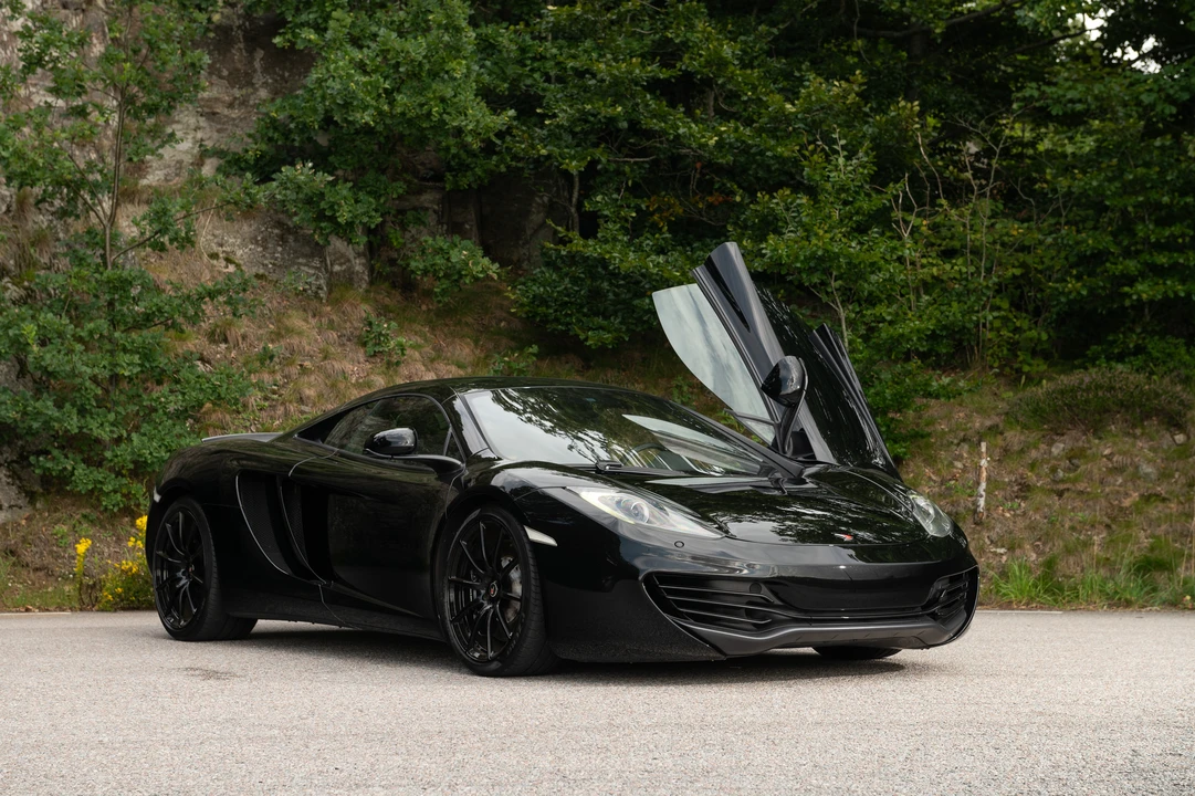 2013 McLaren MP4-12C - Image 2 of 31