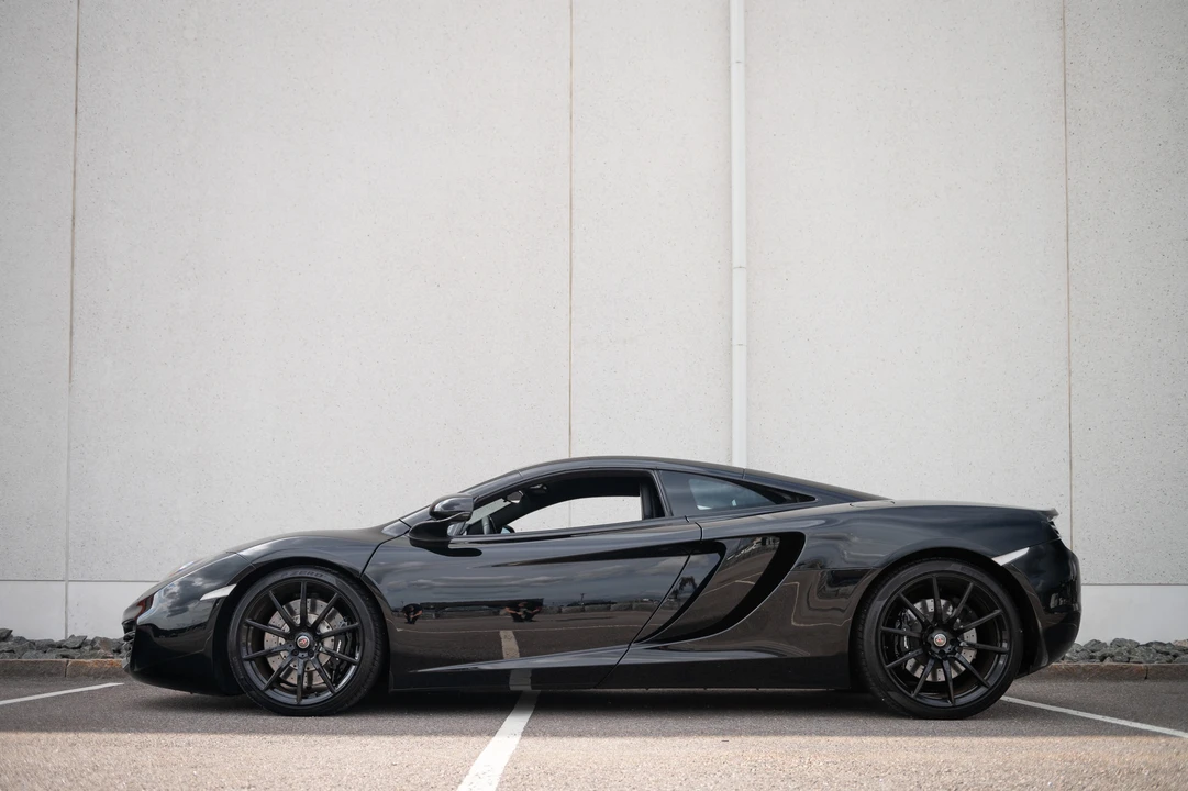 2013 McLaren MP4-12C - Image 18 of 31