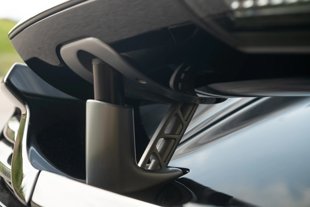 2013 McLaren MP4-12C - Image 30 of 31