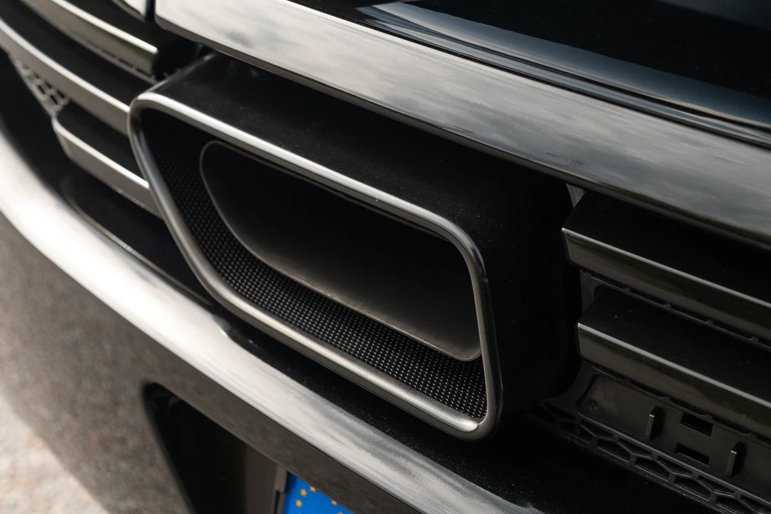 2013 McLaren MP4-12C - Image 31 of 31