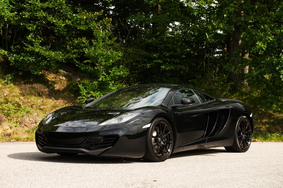 2013 McLaren MP4-12C - Image 3 of 31