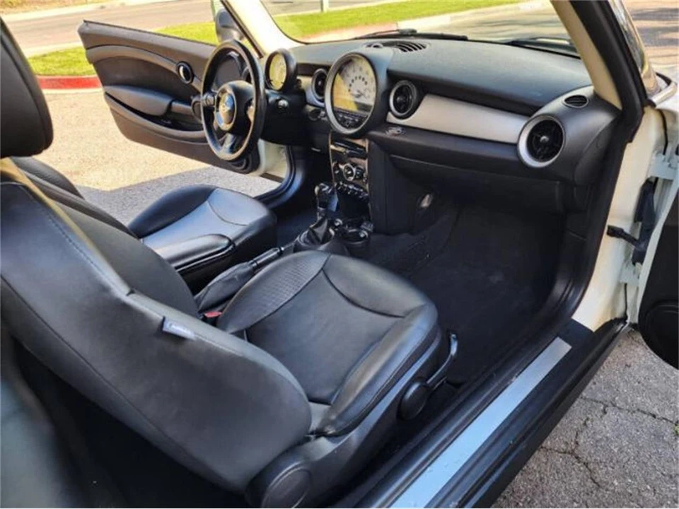 2013 Mini Clubman 1st Gen - Image 13 of 20