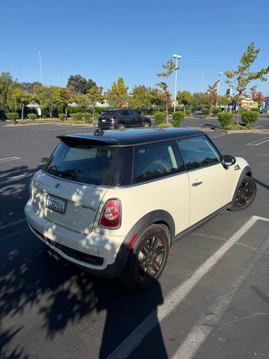 2013 Mini Mini 2nd Gen - Image 3 of 11