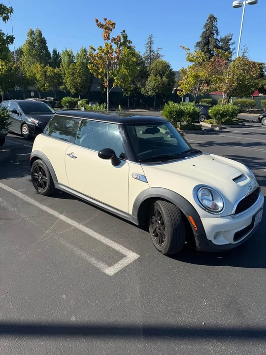 2013 Mini Mini 2nd Gen - Image 2 of 11