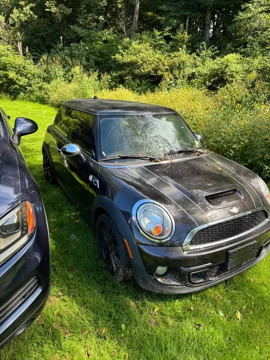 2013 Mini Mini 2nd Gen - Image 2 of 10