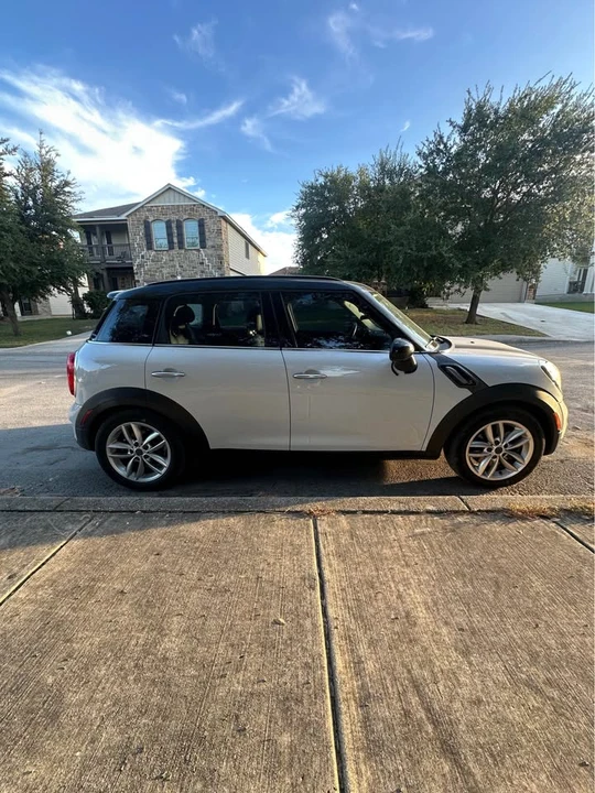 2013 Mini Mini 2nd Gen - Image 2 of 6