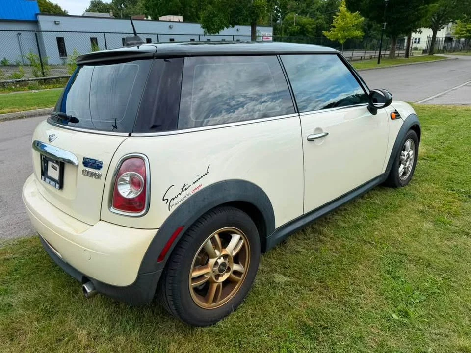 2013 Mini Mini 2nd Gen - Image 16 of 19