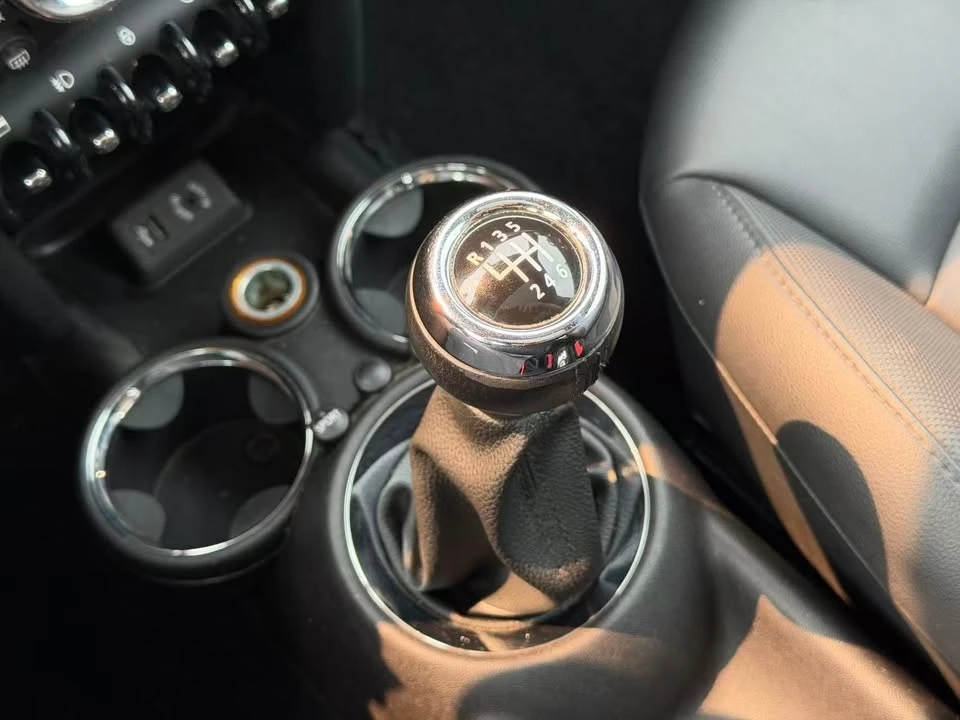 2013 Mini Mini 2nd Gen - Image 16 of 18