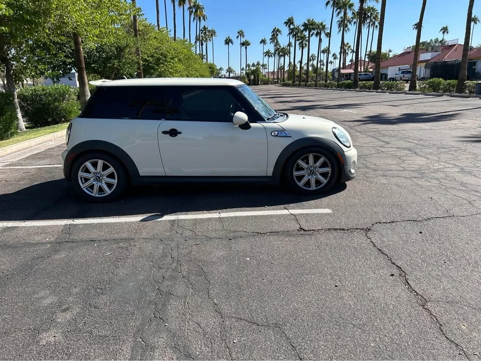 2013 Mini Mini 2nd Gen - Image 3 of 11