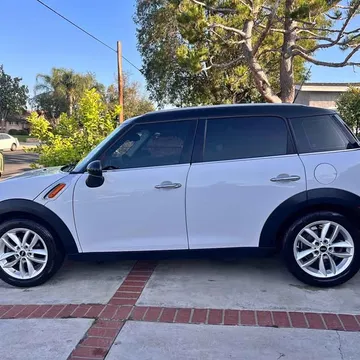 2013 MINI Countryman · Classic Cooper Hatchback 4D