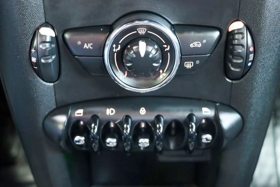 2013 Mini Coupe & Roadster - Image 16 of 19