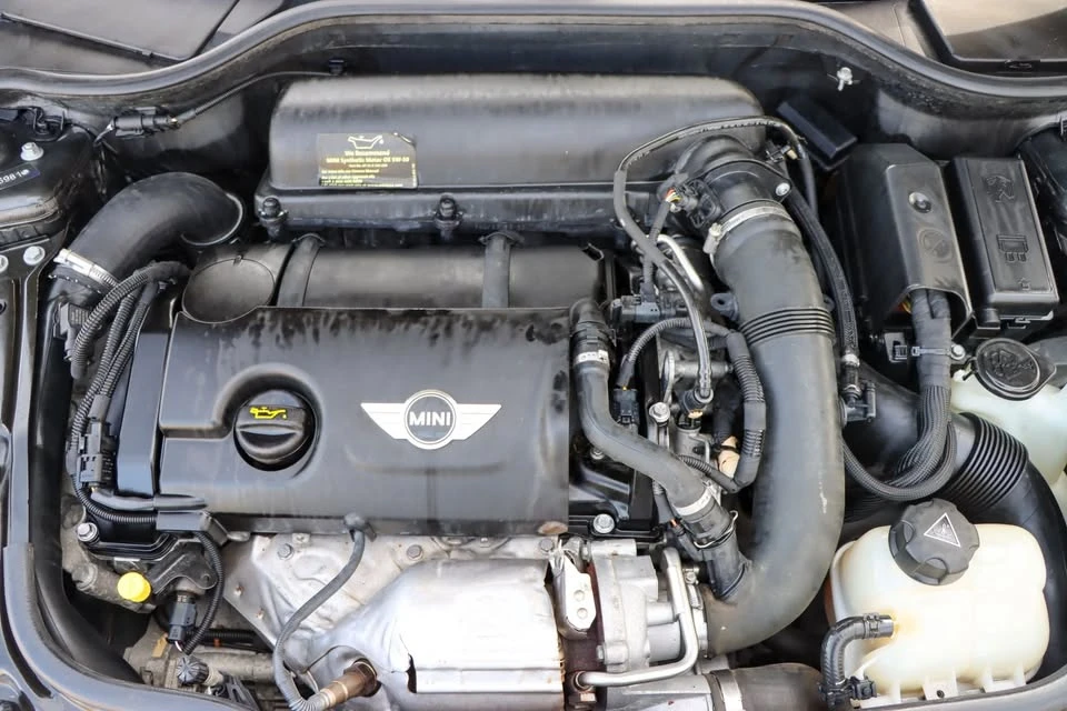 2013 Mini Coupe & Roadster - Image 18 of 19