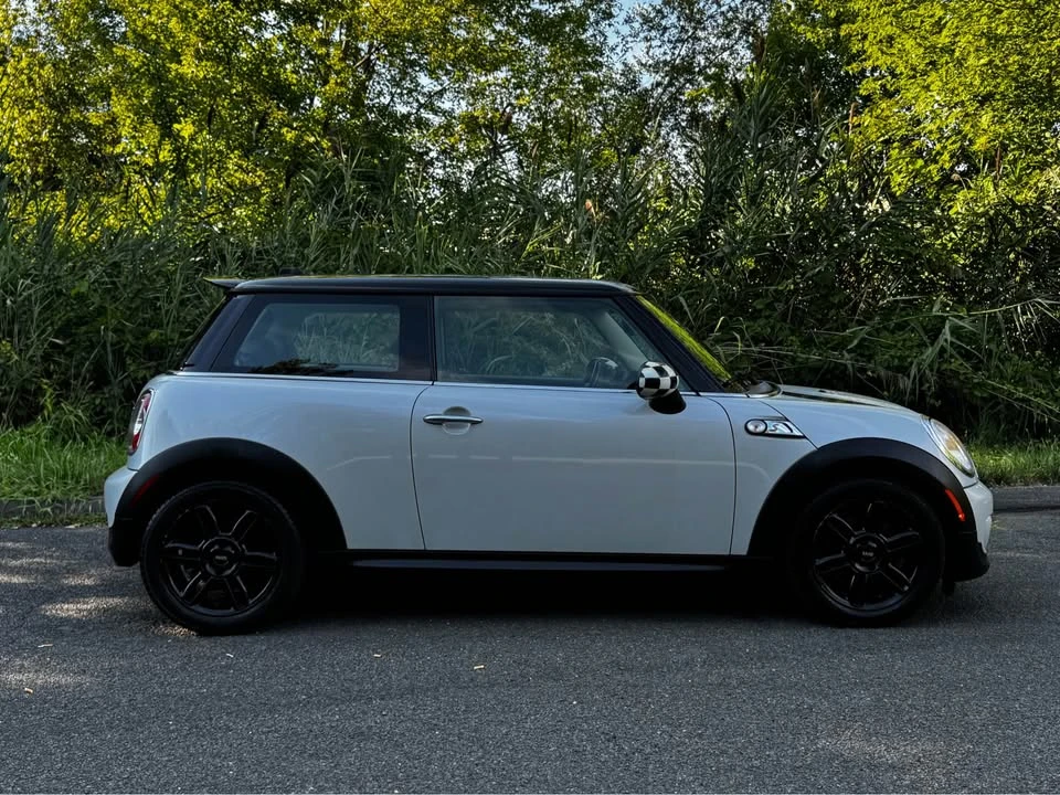 2013 Mini Coupe & Roadster - Image 5 of 14