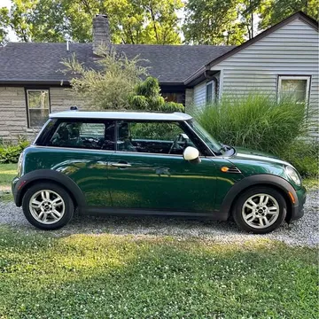 2013 MINI Hardtop 2 Door Cooper Classic Hatchback 2D