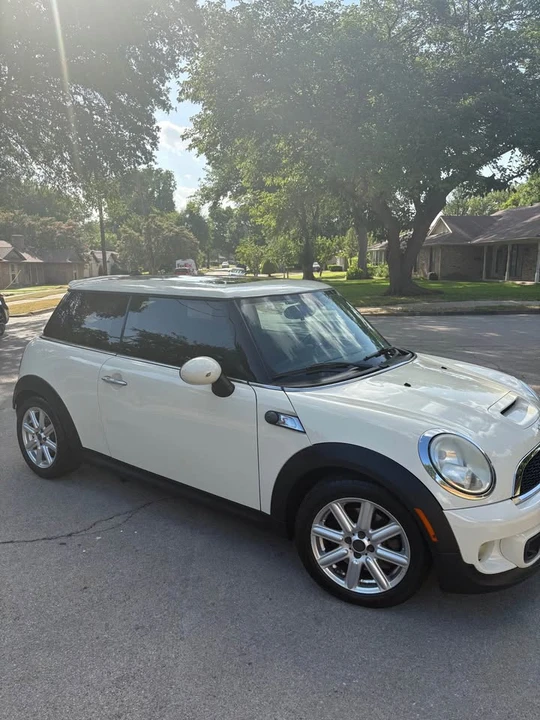 2013 Mini Mini 2nd Gen - Image 2 of 9