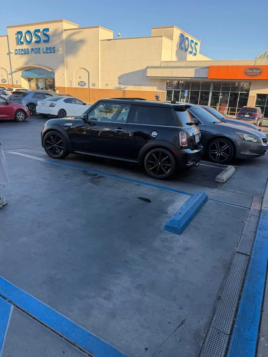 2013 Mini Mini 2nd Gen - Image 2 of 7