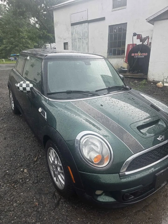 2013 Mini Mini 2nd Gen - Image 2 of 5