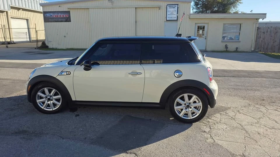2013 Mini Mini 2nd Gen - Image 3 of 10