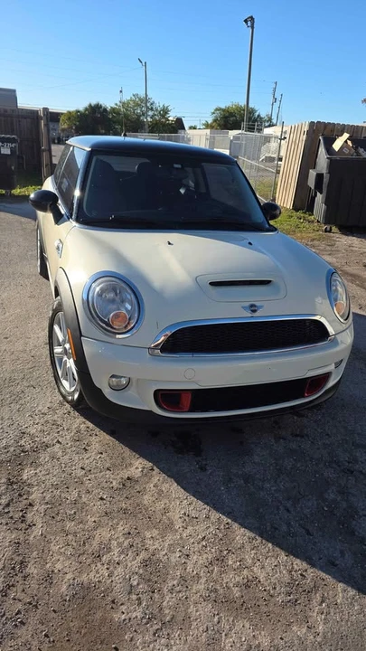 2013 Mini Mini 2nd Gen - Image 2 of 10