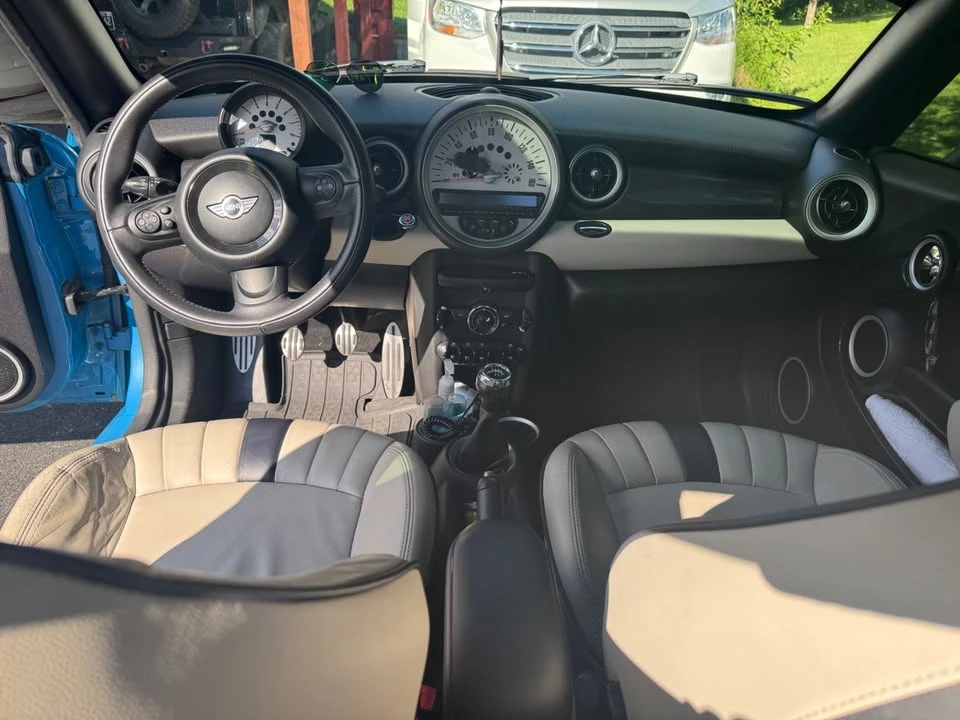 2013 Mini Coupe & Roadster - Image 6 of 12