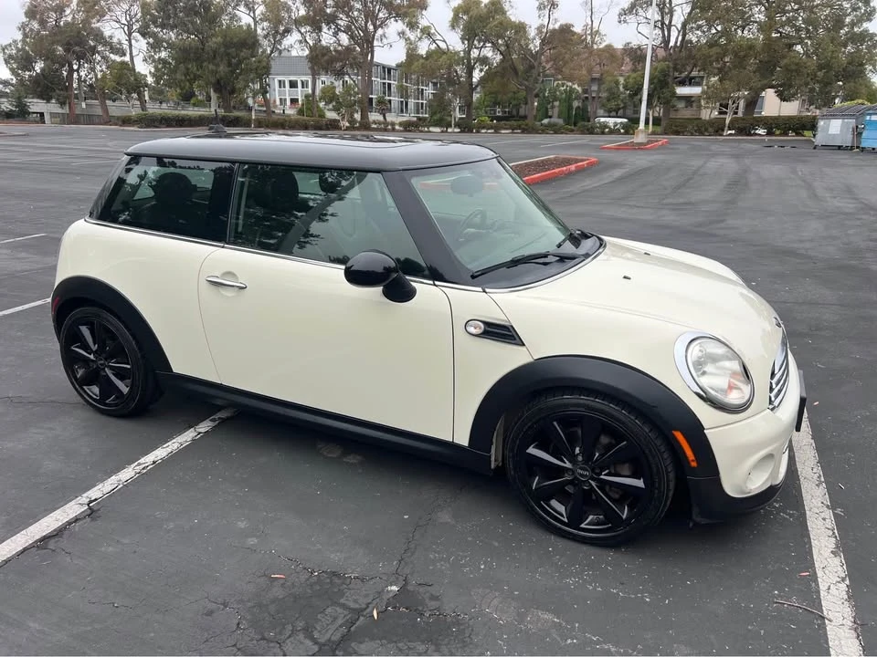 2013 Mini Mini 2nd Gen - Image 3 of 8