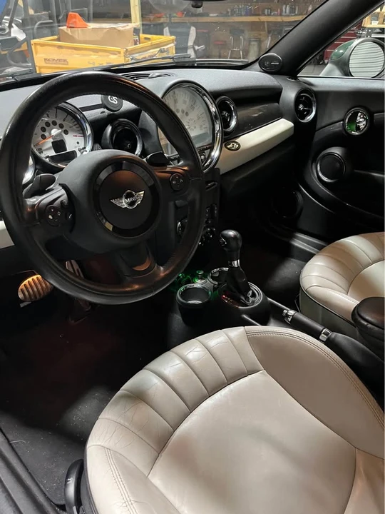 2013 Mini Coupe & Roadster - Image 6 of 11