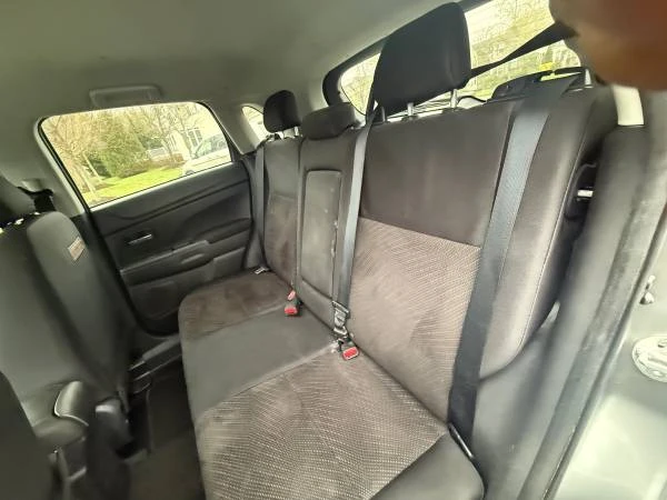 2013 Mitsubishi Outlander - Image 14 of 18