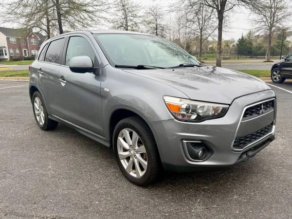 2013 Mitsubishi Outlander - Image 6 of 18
