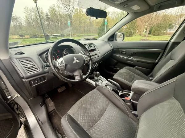 2013 Mitsubishi Outlander - Image 10 of 18