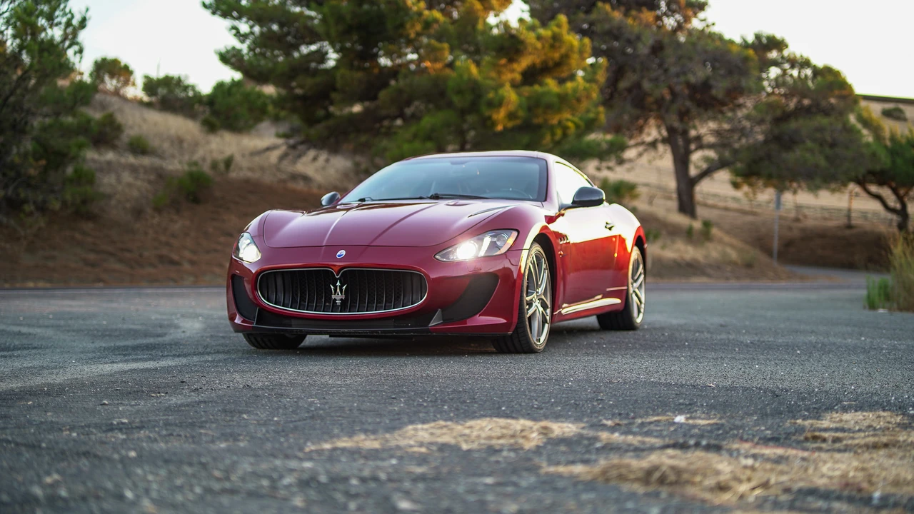 2013 Maserati GranTurismo MC Stradale - Image 2 of 31